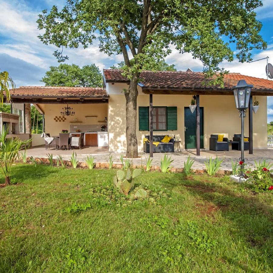 Casa Valeluna ロヴィニ エクステリア 写真